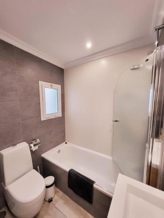 Stylish 3 Bedroom Penthouse In Marbella Centre With Large Pool Close To The Beach Extérieur photo